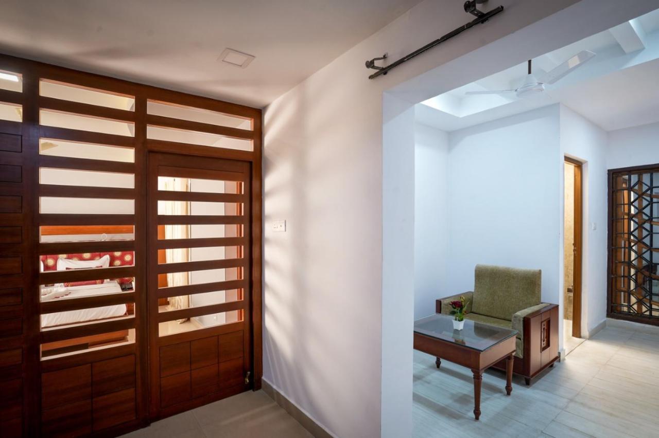 Hotel Empire Residency à Tiruvalla Extérieur photo