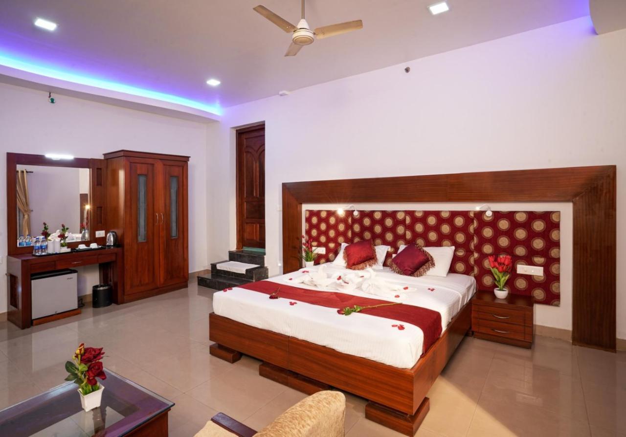 Hotel Empire Residency à Tiruvalla Extérieur photo