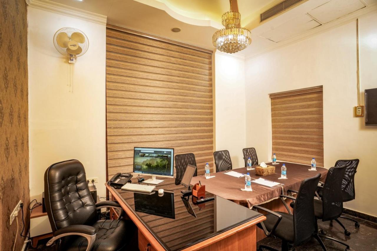Hotel Empire Residency à Tiruvalla Extérieur photo