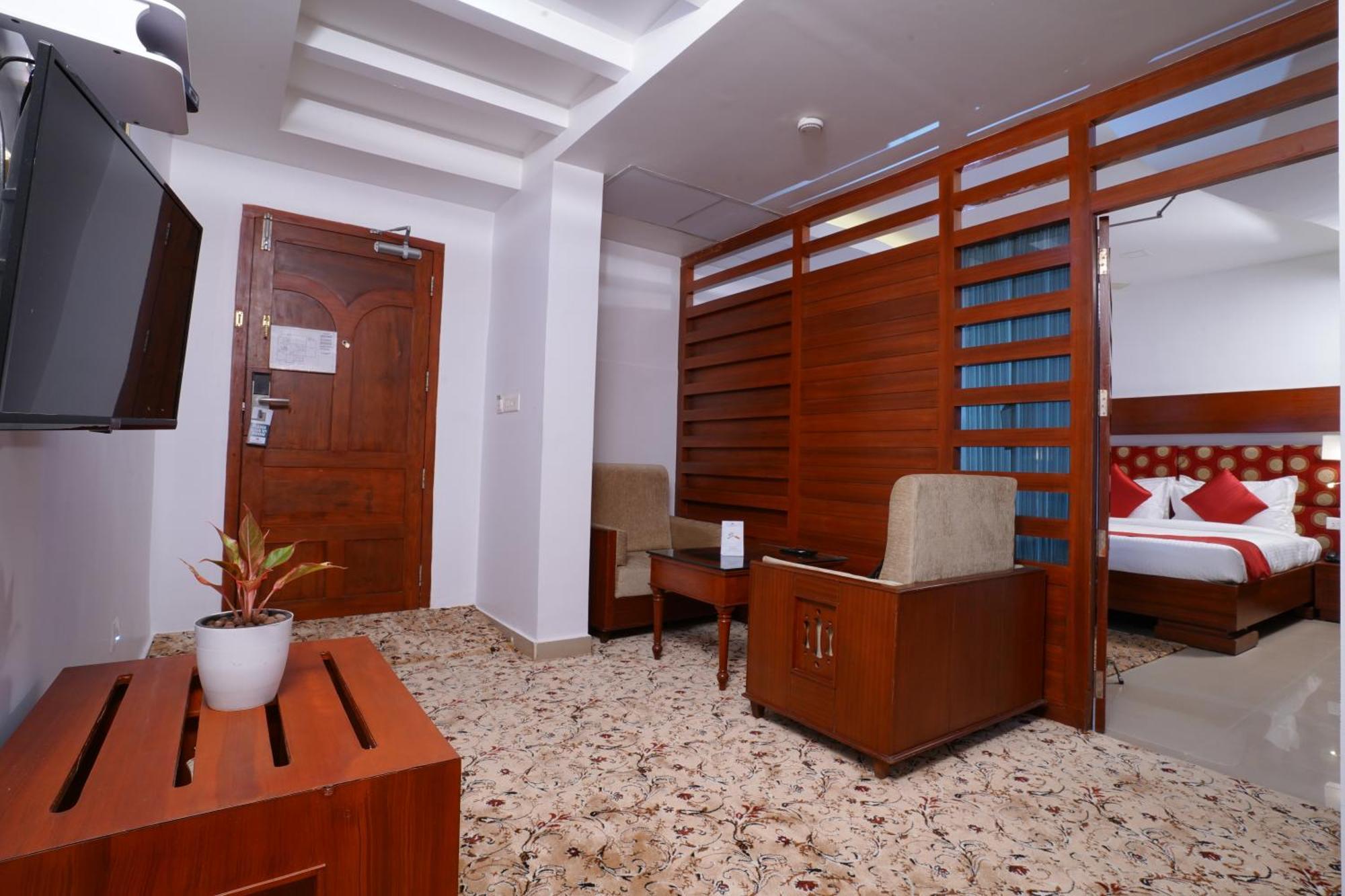 Hotel Empire Residency à Tiruvalla Extérieur photo
