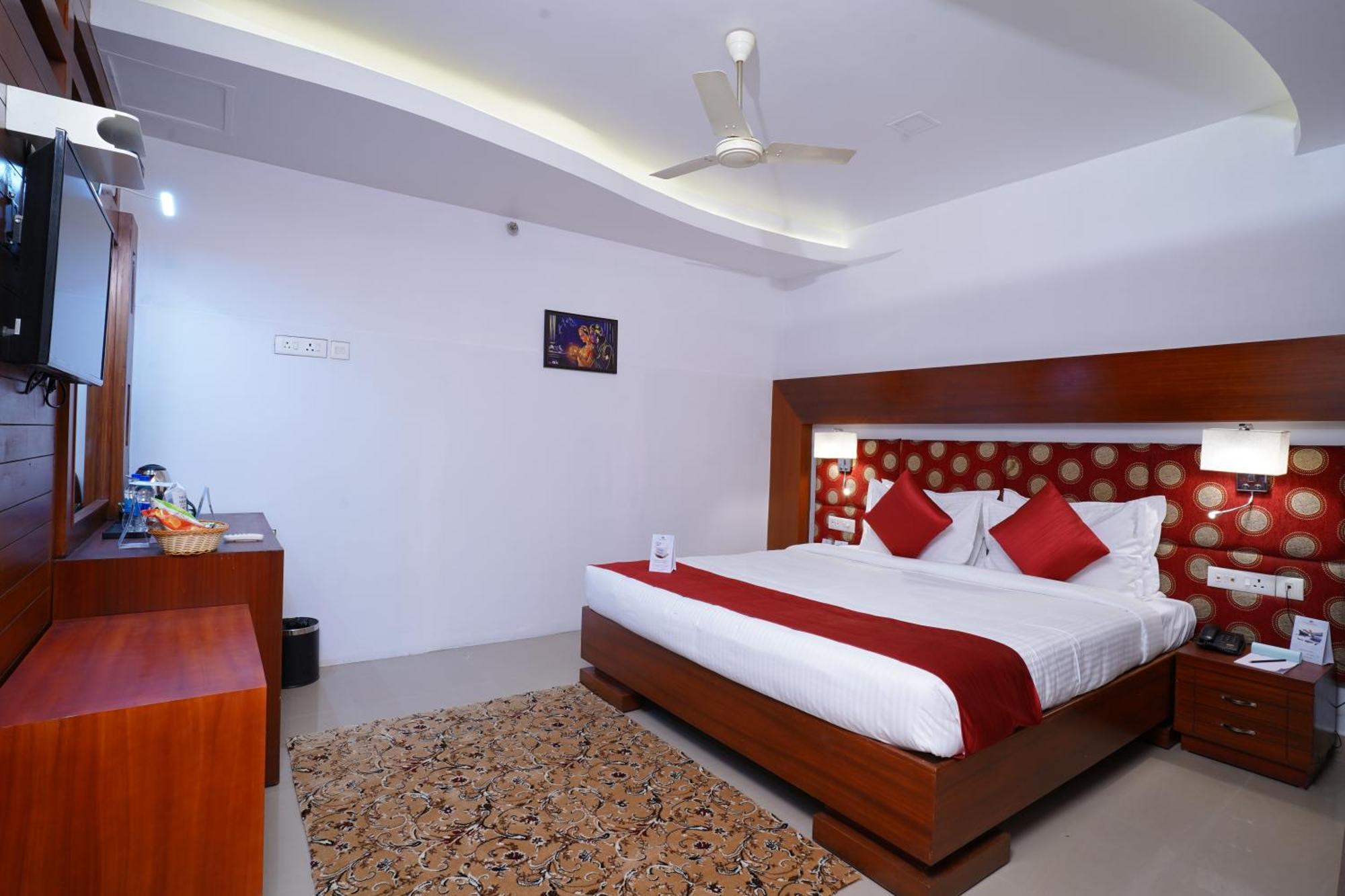 Hotel Empire Residency à Tiruvalla Extérieur photo