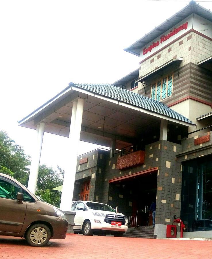 Hotel Empire Residency à Tiruvalla Extérieur photo